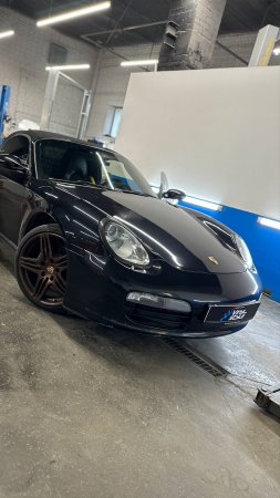 Процесс ремонта вмятины на Porsche Boxter