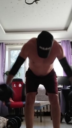 махи гантелей в наклоне