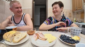 Мукбанг Решили сделать из Вована ГОНЩИКА!) УГАРАЕМ с мужем за Семейным обедом в России