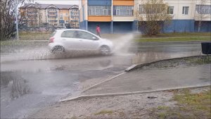 Опять гроза, и дождик льет. Елена Дильмеева.04.04.2025. Лаишево, Татарстан, Россия