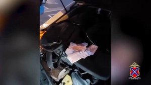 Казах ничего умнее не придумал, чем расплачиваться фальшивыми купюрами !!!