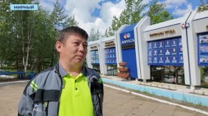 «Готовь дороги летом»: мирнинские дорожники объяснили, почему кладут асфальт в дождь