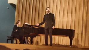 Русская народная песня «Коробейники». Солист — Валерий Суковых