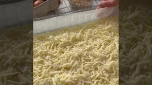 Картофельный рулет с фаршем и сыром