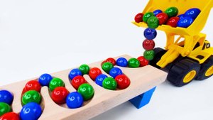 ШАРИКИ КАТЯТСЯ С ГОРКИ 🚌✨Скорая машинка, мультик для детей, смотреть мультики онлайн