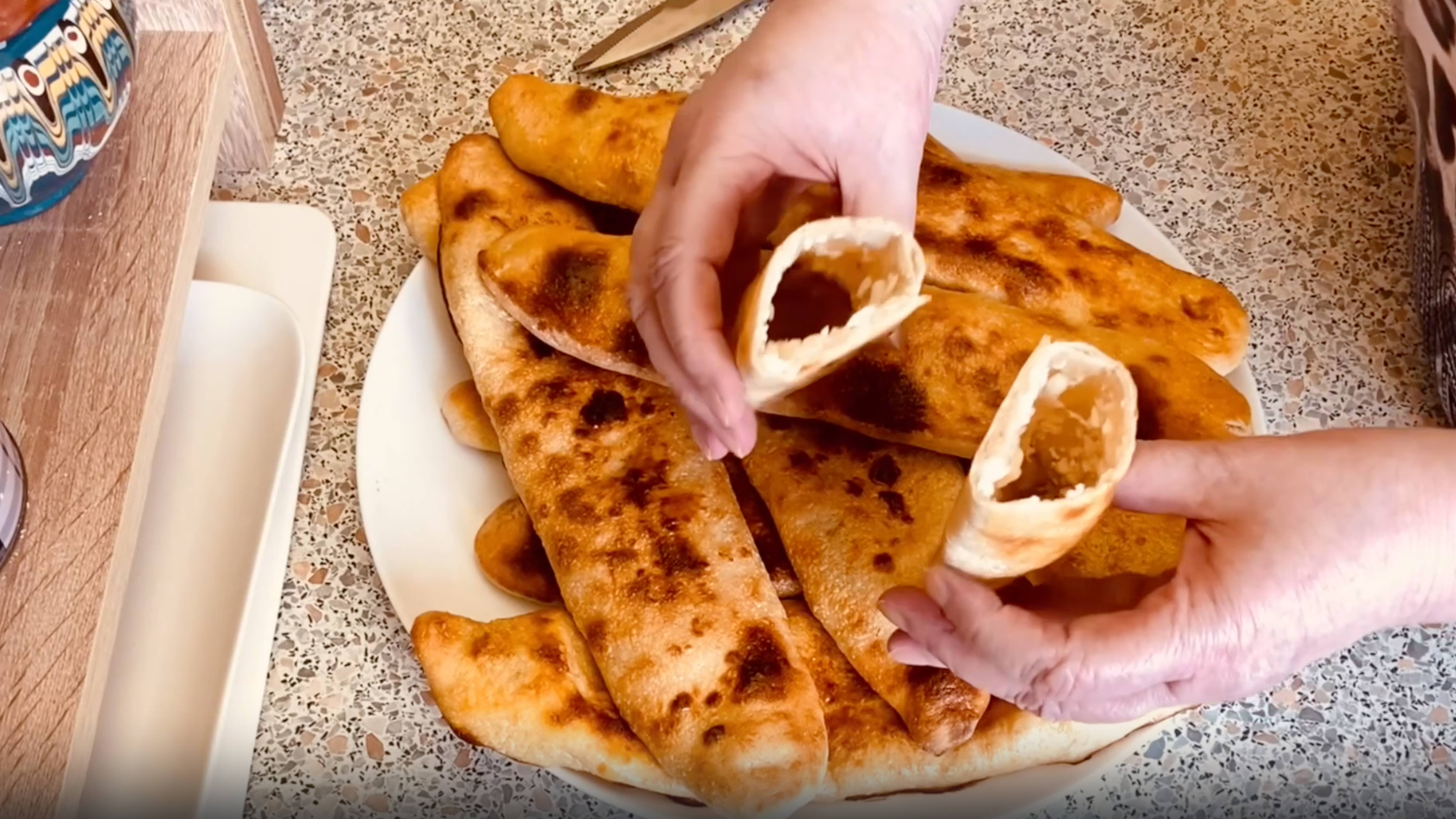 Полые батончики для различных начинок. Тесто на закваске из холодильника