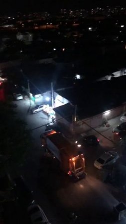 Ночной Баку ещё работают люди