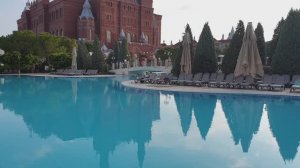 Турция 2024/ Отель Kremlin Palace/Дорога от корпуса к морю