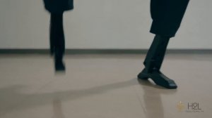 Японцы придумали самый ленивый способ управления роботами — через кресло-пульт прямо своим телом.