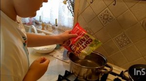 ПРИГОТОВЛЕНИЕ ВАРЕНИКОВ! (ЮМОР)