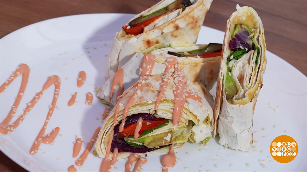 Готовим овощи в лаваше с хумусом. Доброе утро. Фрагмент выпуска от 04.07.2025