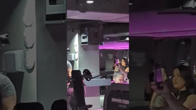 Мужской хор! Какое великолепие!