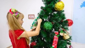 Диана и Рома ( Diana Roma ) - Диана и Рома и Друзья делают Новогодние украшения своими руками
