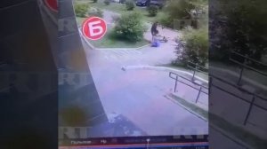 В Красноярске двое парней на электросамокате сбили десятилетнего ребёнка и скрылись !!!