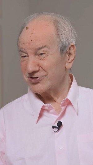 «Человеку важно найти свой путь и раскрываться, а не подражать другому» #поэт #поэзия #найтисебя