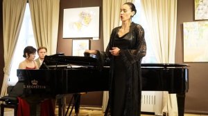 Юлия Гордина исполняет "Чудесный вечер" Дебюсси. Фортепиано — Елизавета Бекетова
