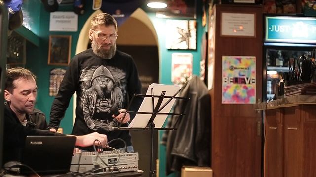 Если мне удастся заглянуть в эту даль_
Поэзию не меняю на прозу