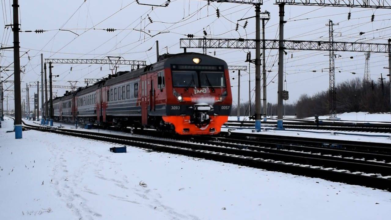 Электропоезд ЭД9Э-0057