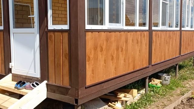 Веранда размером 8х25м