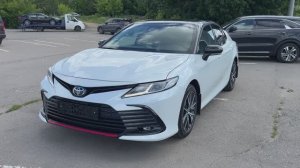 Toyota Camry (2021)