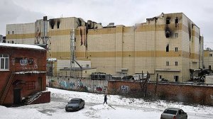 Играем в роблокс зимнюю вишню