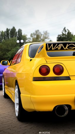 Nissan Skyline R33 Yellow