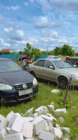 Боссы стройки! Каменщики прибыли на новый объект.