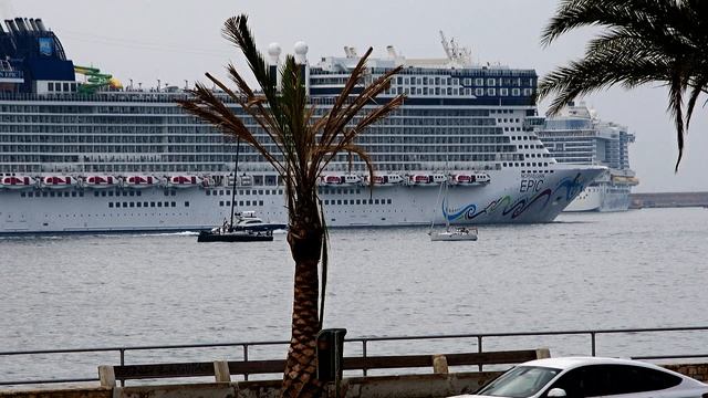 лайнер Norwegian Epic на Майорке