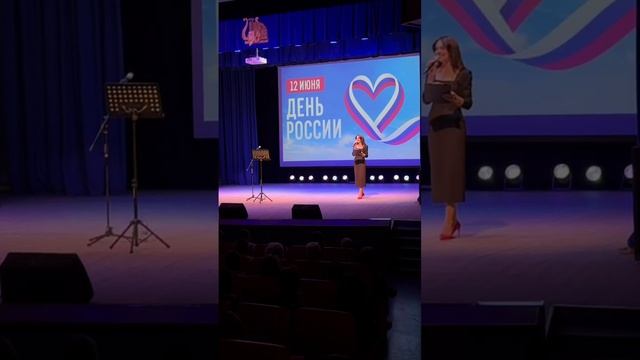 Владимир Курский - Приветственные слова. Концерт в Старом Осколе организован Губернатором Гладковым