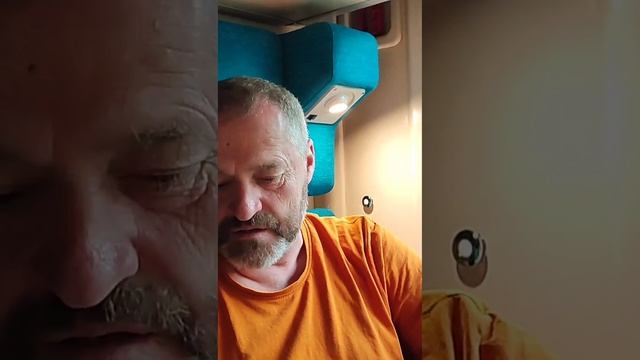 Едет в поезде театр Красота за окном Песня под стук колес Частушки в купе #поезд #частушки #театр