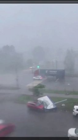 Ливень и сильный ветер в Хабаровске
