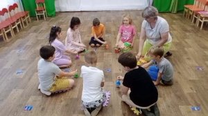 Игра с цветными колокольчиками (подготовительная группа)