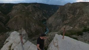 рядом с Чиркейская ГЭС локация тещин язык