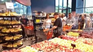 Обстановка в Одессе: дед не поделил дорогу со своим отражением в продуктовом магазине
