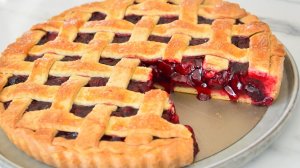 Быстрый вкусный пирог с вишней. Вишневый пирог. Рецепт пирога