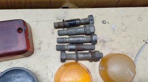 В продаже поворотники/стекла/кронштейны/стойки на Иж.