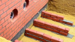 300 человек наблюдают за происходящим