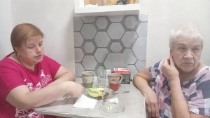 мукбанг/завтрак с мамой/ болталка