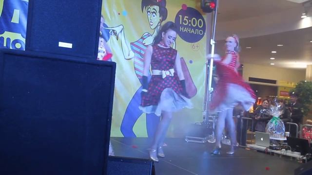 24.04.16 - Я люблю буги-вуги #upskirt#ретро#шоу#танец