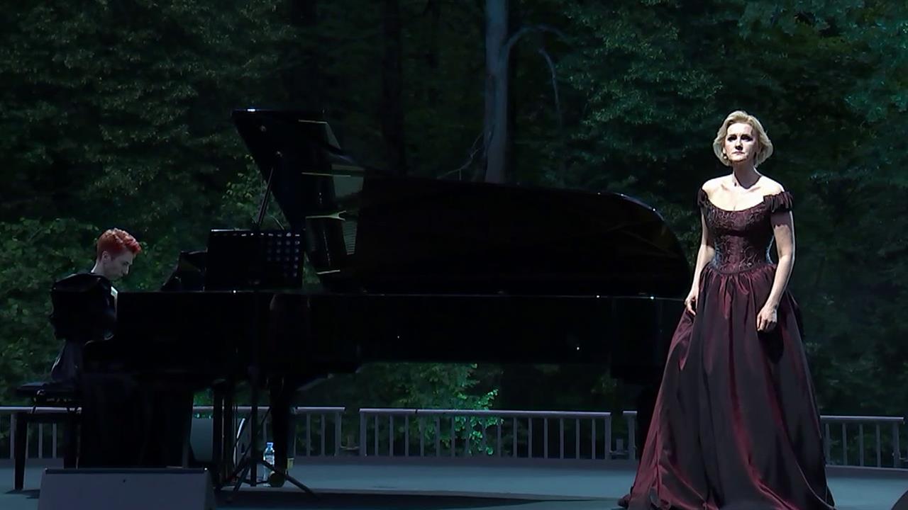 В Ясной Поляне проходит театральный фестиваль "Толстой"