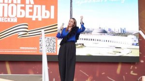 Ольга Сидоренко исполняет песню "Дружба"