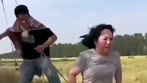 Юморной клип. Увезла мужика😃