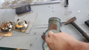 Как отделить магнит от старого динамика.