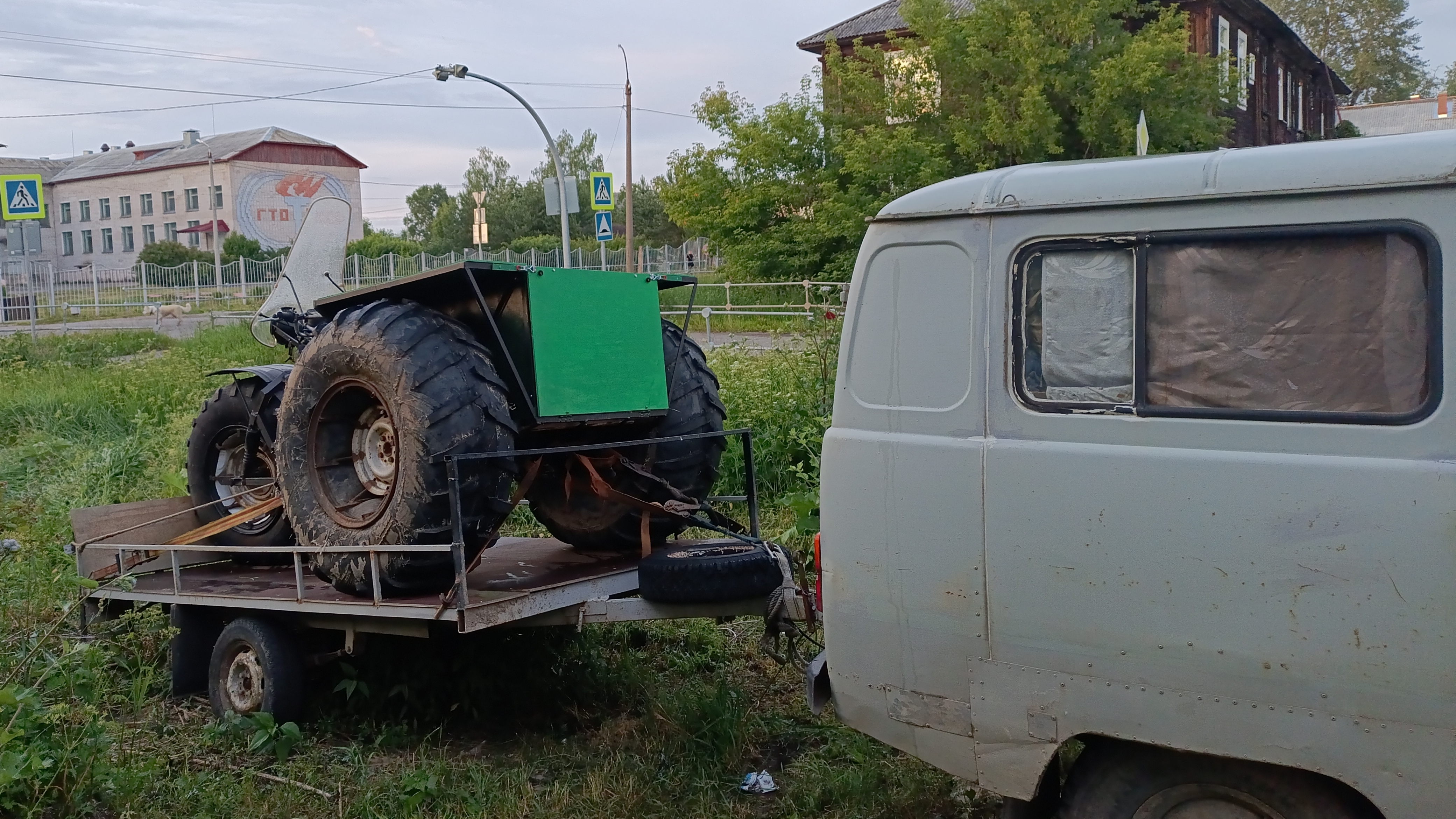 Медведь воришка. Завозим каракат. Готовимся к сезону