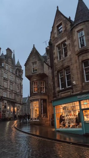📍Эдинбург - историческое сердце Шотландии 🏴󠁧󠁢󠁳󠁣󠁴󠁿, живущее в сказках и загадках.🏰 Его мо...