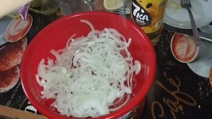Салат из помидоров и