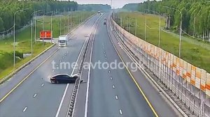 Взорвалось колесо.