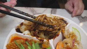 Jjajang, Jjamppong и Tangsuyuk _ черная лапша