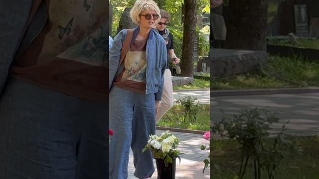 ДЕНЬ ПАМЯТИ СОБРАЛИСЬ НА МОГИЛЕ РЕЖИССЁРА | НОВОДЕВИЧЬЕ 5.07.2025 #новодевичьекладбище