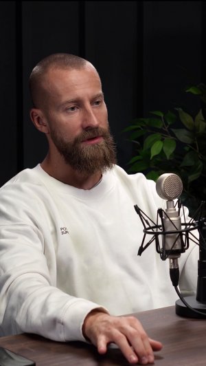 «Береги себя», — стало пустой и расхожей фразой.
Береги, как умеешь. Люби себя, холь, лелей. 🙏